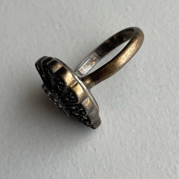 Vintage Sterling Silver marcasite Heart Ring - Picture 9 of 10